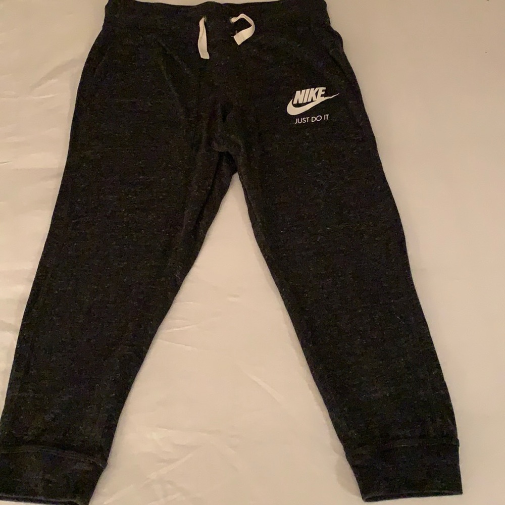 NIKE lightweight cropped joggers